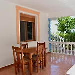 Gridi- Me Qera Apartment
