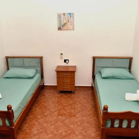 Gridi- Me Qera Appartement *